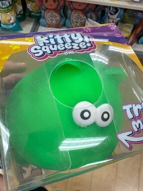 Squeeze Green Plush Stretch Toy - Squeeze